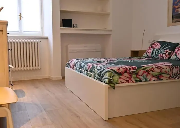 Tra Alta E Bassa: St *